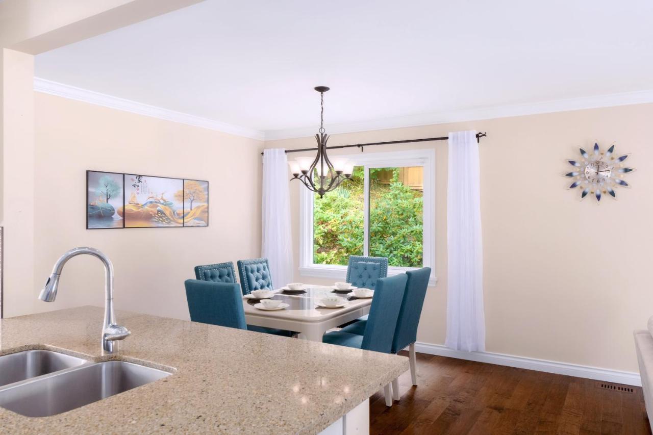 Lovely 3 Bedroom Port Moody Spacious Home 6 People Free Parking 外观 照片